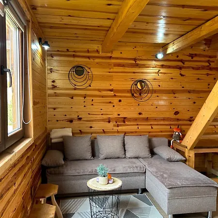 بيت للعطل Brvnare In *